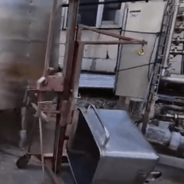 Передвижной механический подъёмник инв.8354