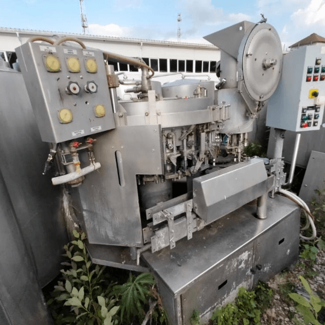 Розливо-укупорочный автомат ЛПМ2-200ПЭТ1 инв.5906