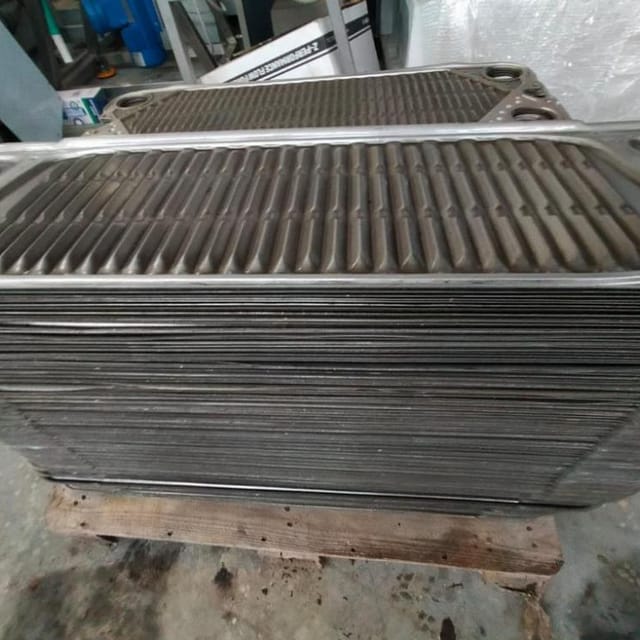 Пластины на теплообменник Alfa Laval, клеевые.