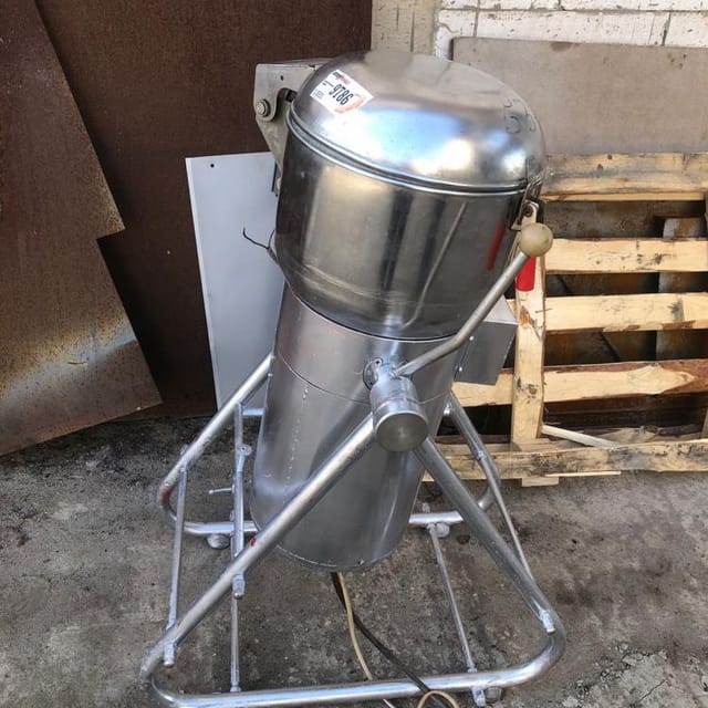 Куттер 25л инв.9786