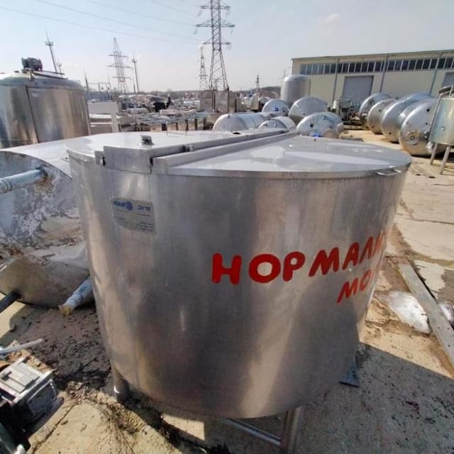 Емкость 2,9куб.м. с откидной крышкой инв.11192