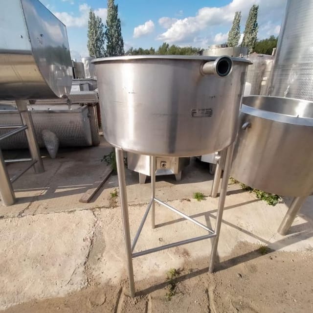 Емкость одностенка 150л на ножках инв.12861