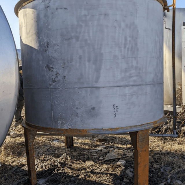 Емкость 5куб.м. мешалка сбоку