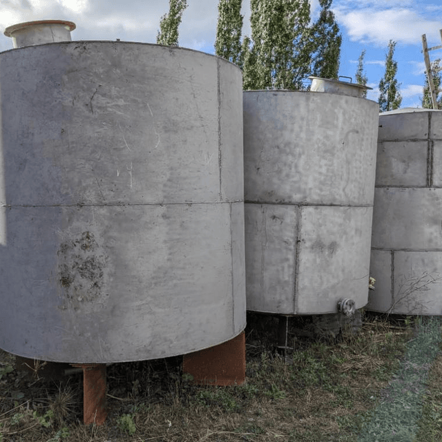 Емкость 6 куб одностенная 2,7 общ высота