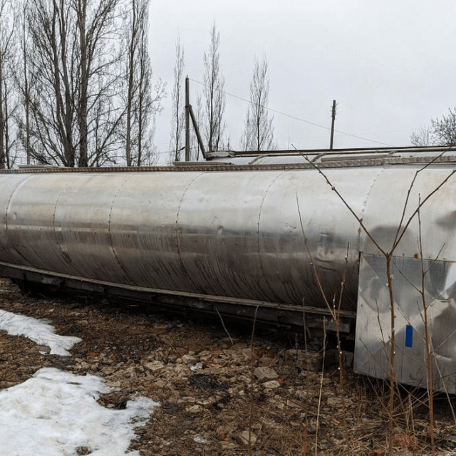 Емкость 14 куб.м. горизонтальная, термос, шнек на дне е.1864