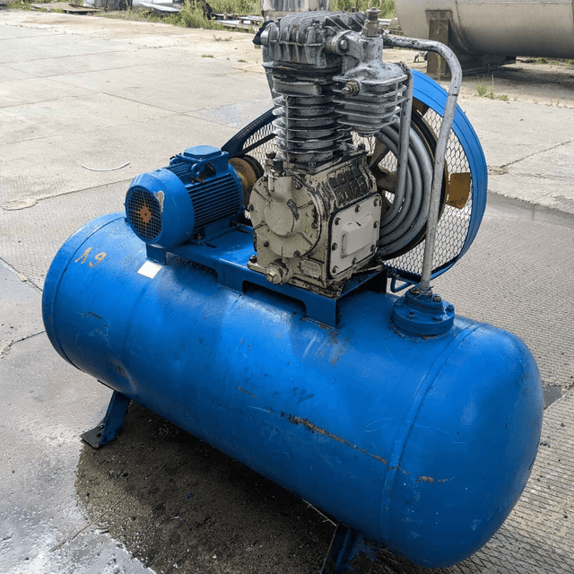 Компрессор поршневой К22, е.2028