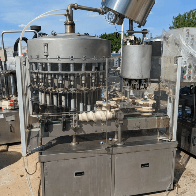 Моноблок розливо-укупорочный Ленпродмаш