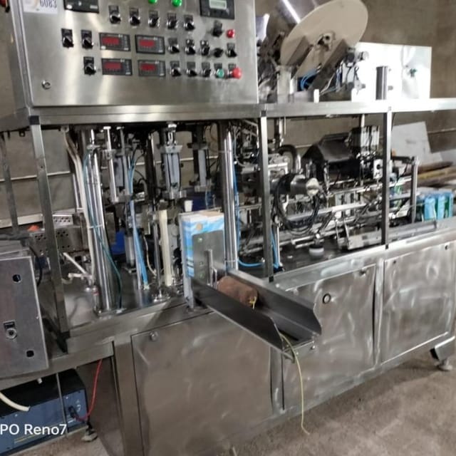 Фасовочный автомат УФАС-1200 Clean, пюр-пак с пробкой инв.6083