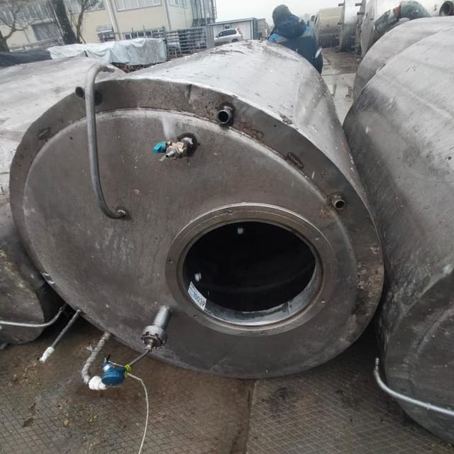 Емкость 2000л с рубашкой инв.10041