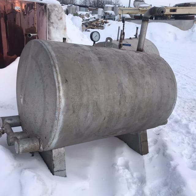 Емкость горизонтальная 1000л инв.10219