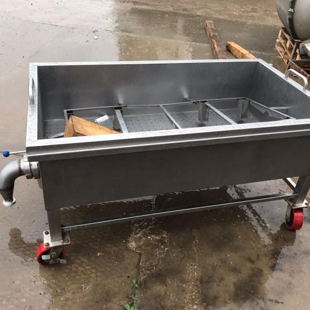 Ванна 300л на колёсах инв.11492