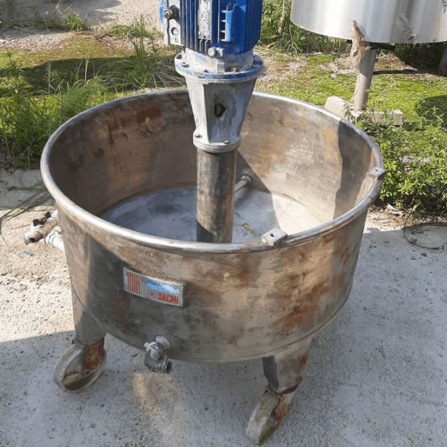 Емкость 0,15 куб.м., со встроенным насосом