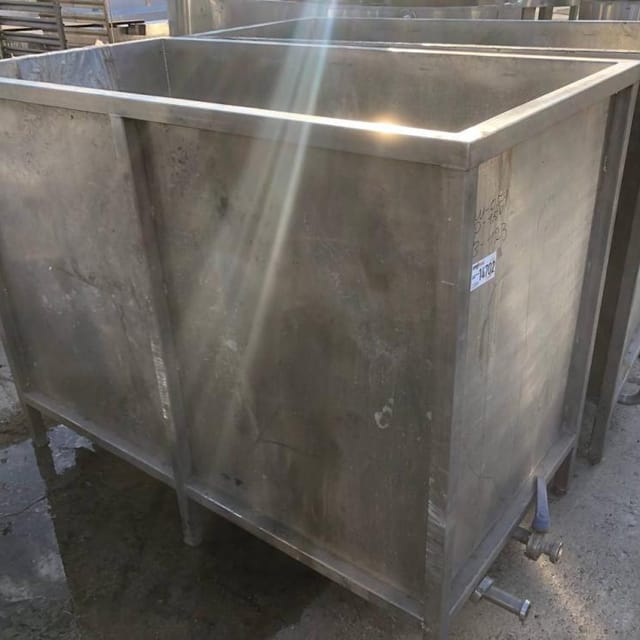 Бак прямоугольный 1300л инв.14702