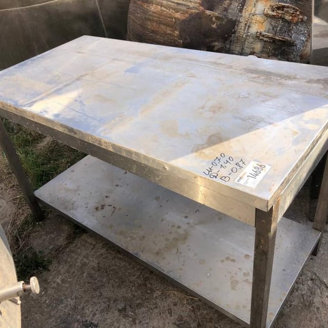 Стол, длина 1,4м  инв.14686