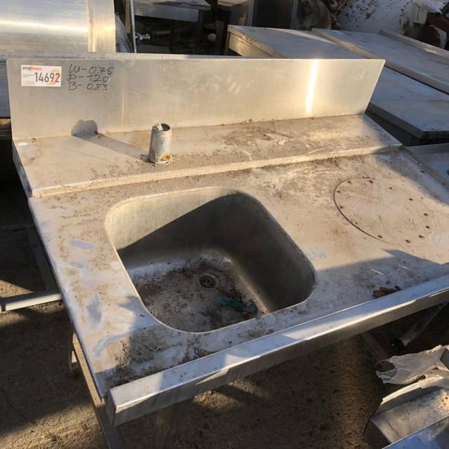 Стол с раковиной, длина 1,2м инв.14692