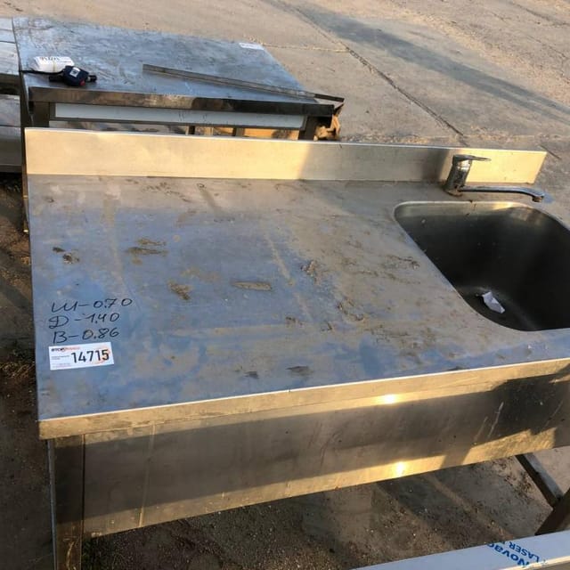 Стол с мойкой, длина 1,4м инв.14715