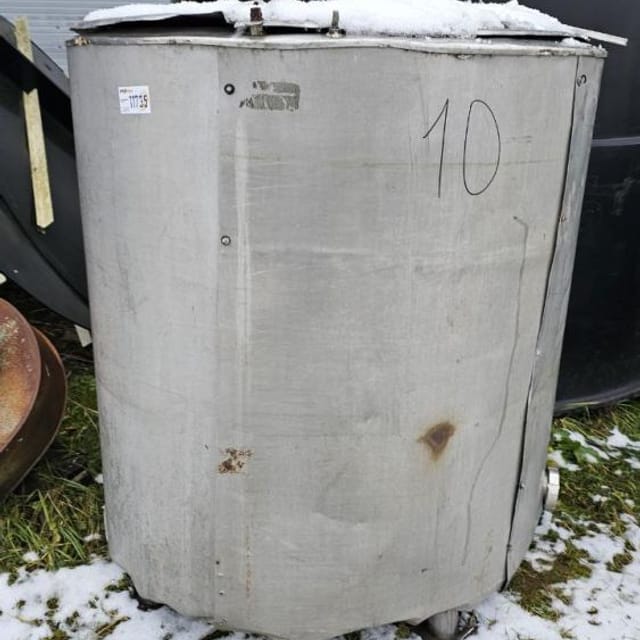 Емкость 1куб.м с мешалкой инв.11735