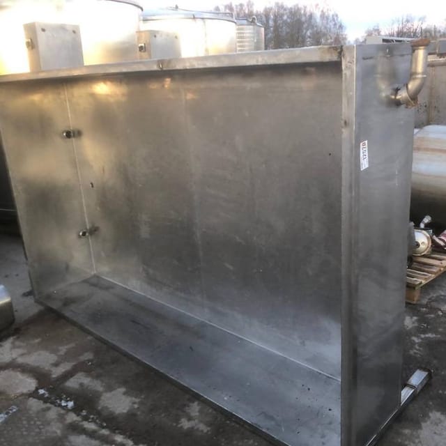 Ванна прямоугольная 1800л инв.12570