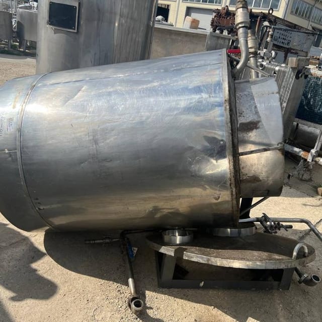 Ёмкость 1500л одностенная инв.12709