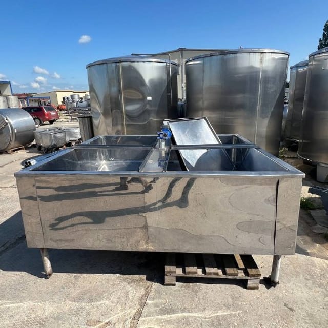 Ванна 2,5м3 открытого типа инв.17292