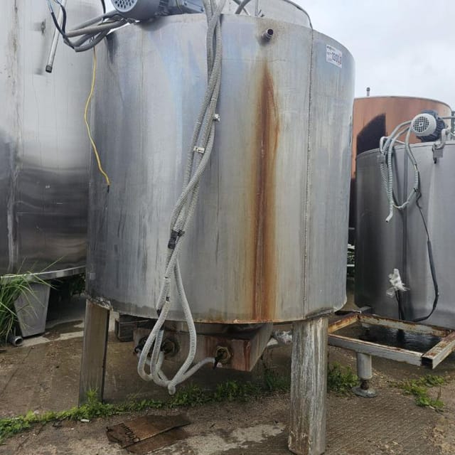 Емкость 350л. с мешалкой инв.13000