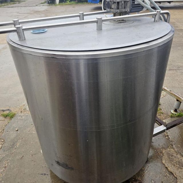 Емкость 500л. с мешалкой инв.12994