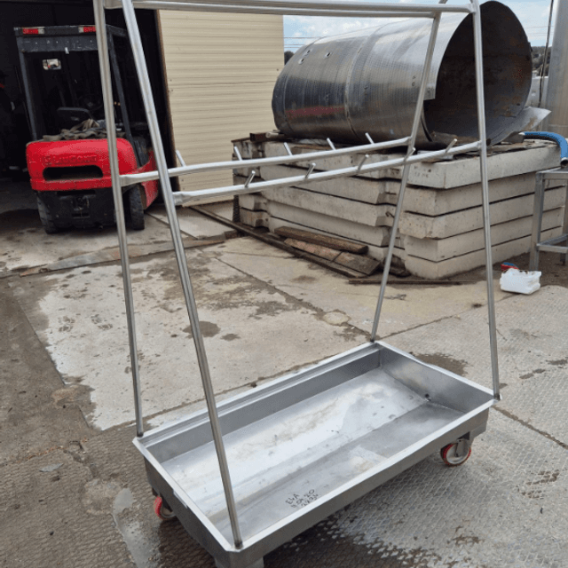 Рама-тележка для колбасных изделий и туш.