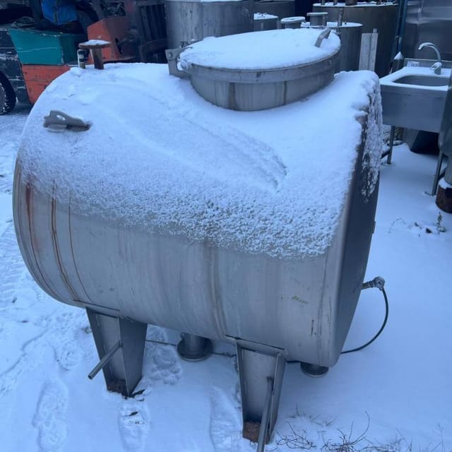 Емкость 800л горизонтальная одностенка инв.13913