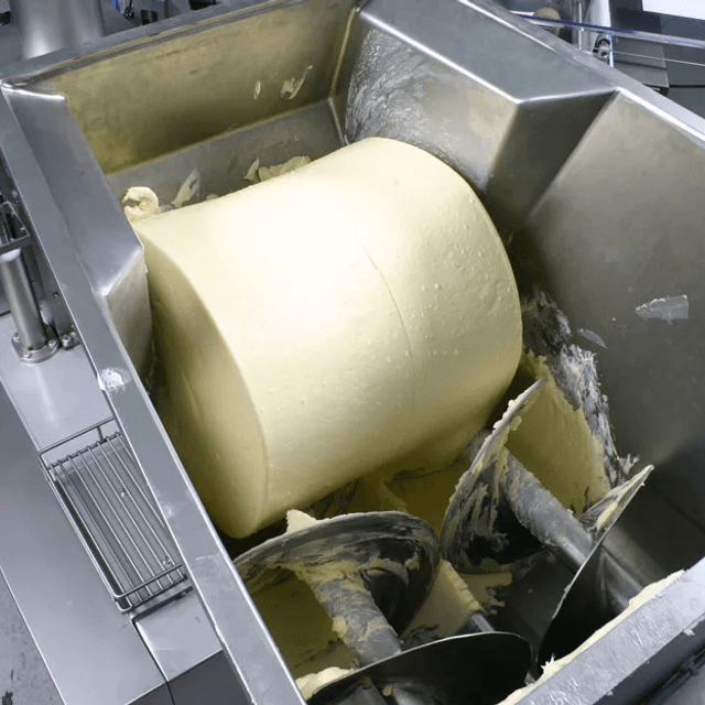 Производство масла.